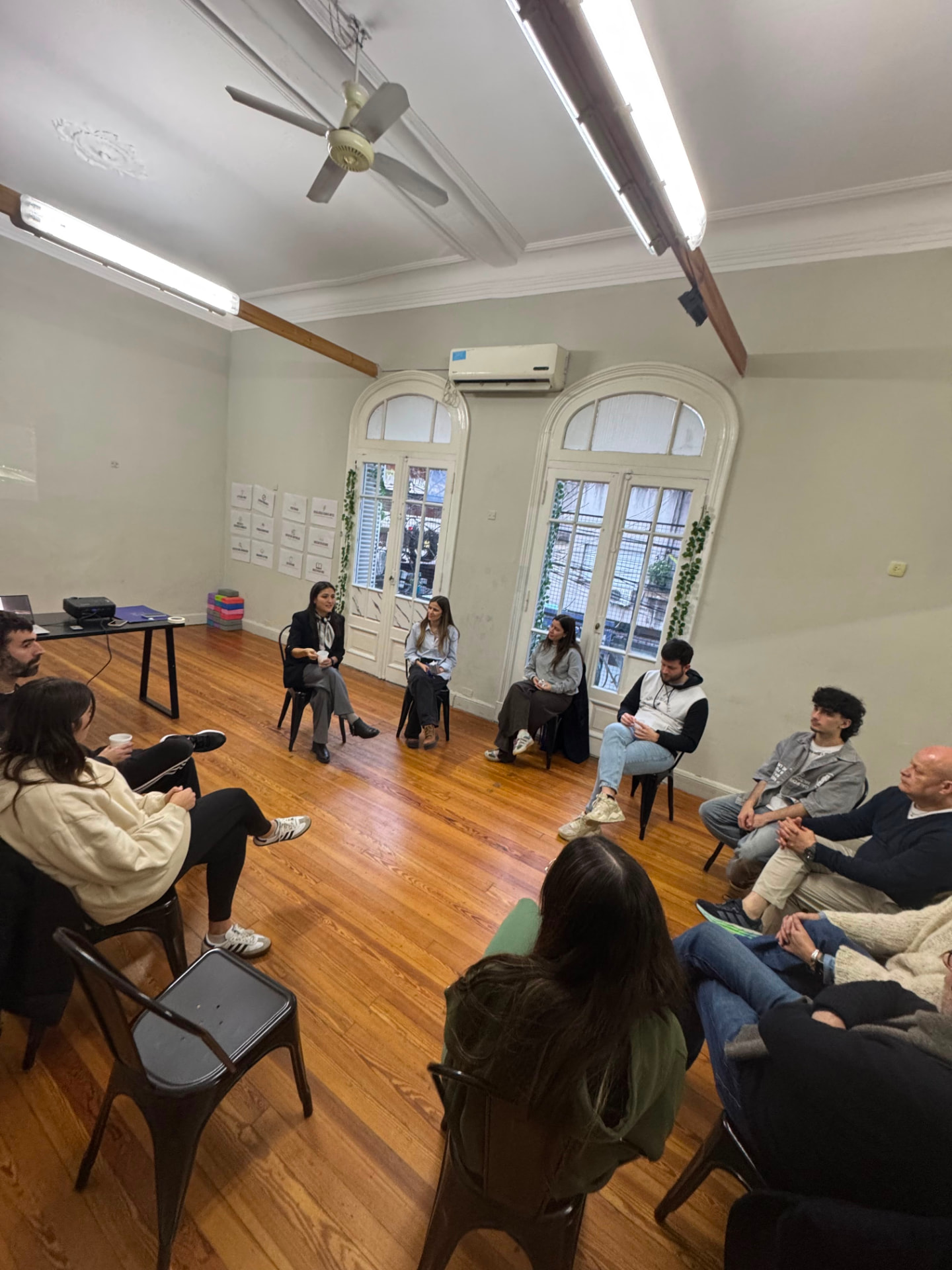 Foto de un encuentro presencial anterior de PsicologíaConCiencia 3